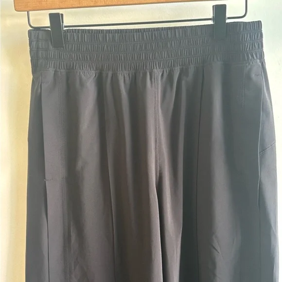 Lululemon Wanderer Culotte 6 Athleisure streetwear yoga workout‎ minimalist - Picture 4 of 9